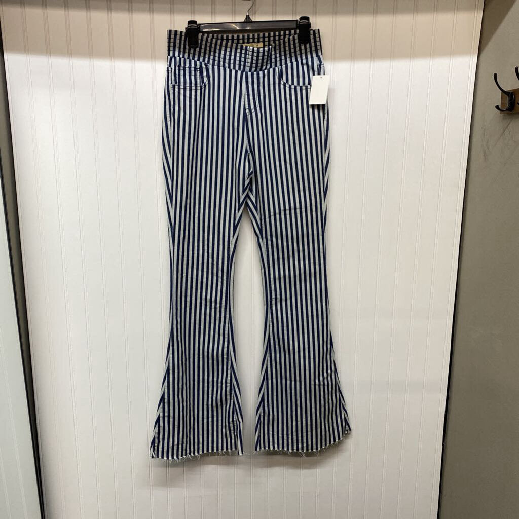 WIDE LEGGED PANTS
