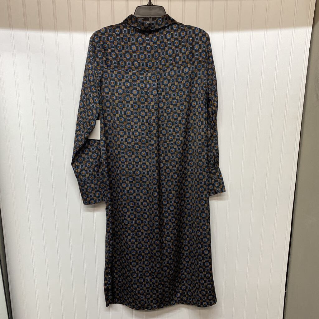 LONG SLEEVED SATIN DRESS