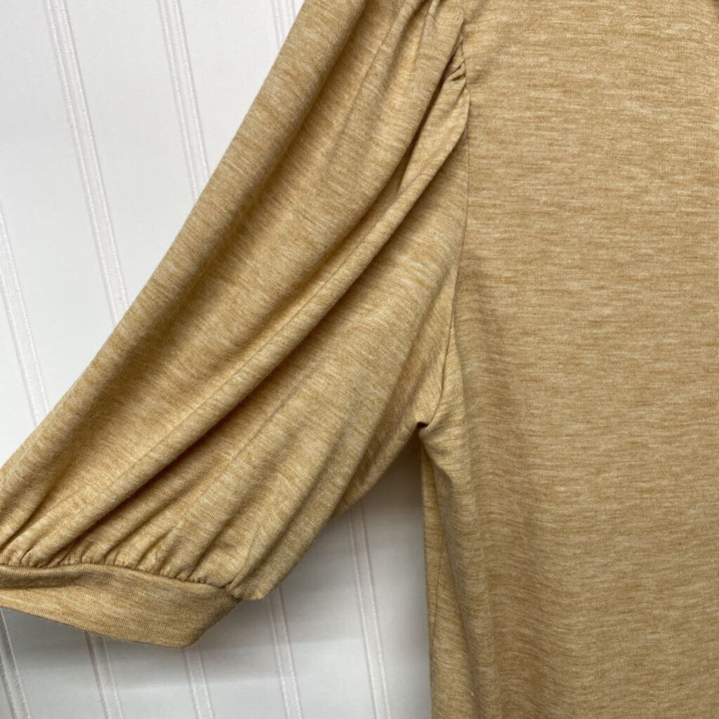 V NECK SHORT SLEEVED