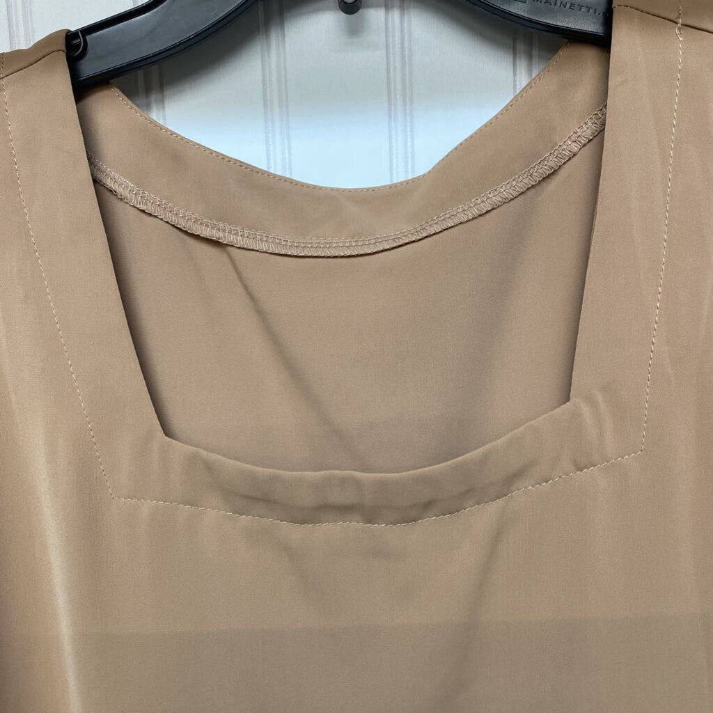 SQUARED NECK SHORT SLEEVED