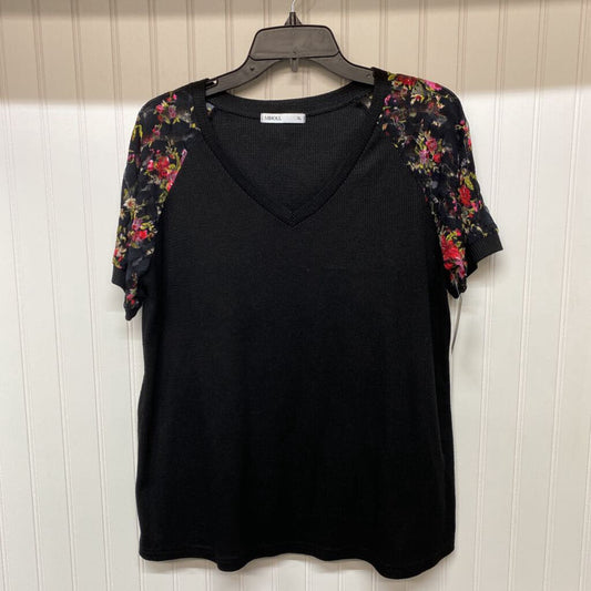 TEXTURED WITH LACE SLEEVES