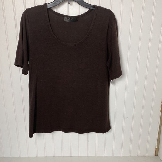 SOLID COLORED SHORT SLEEVED