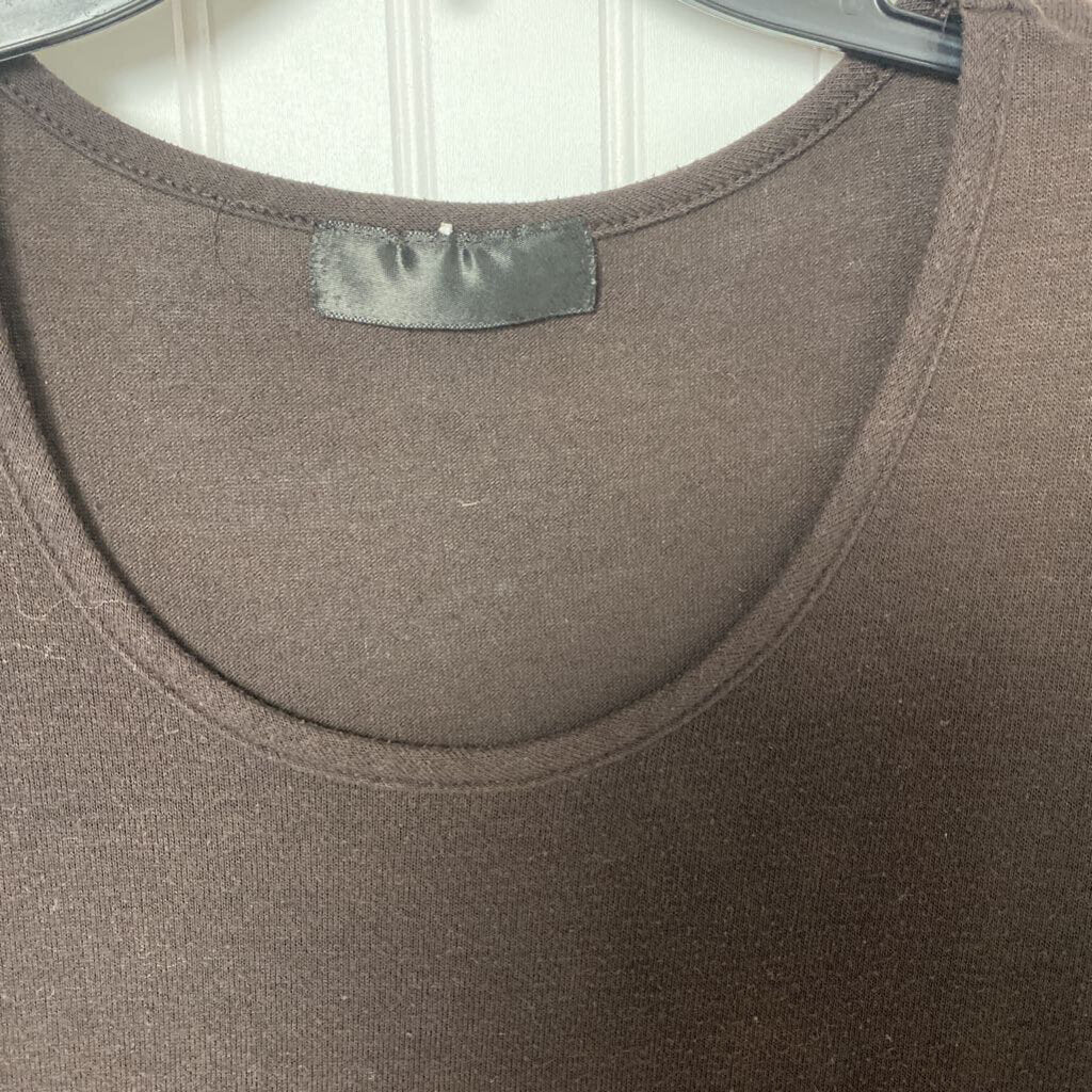 SOLID COLORED SHORT SLEEVED