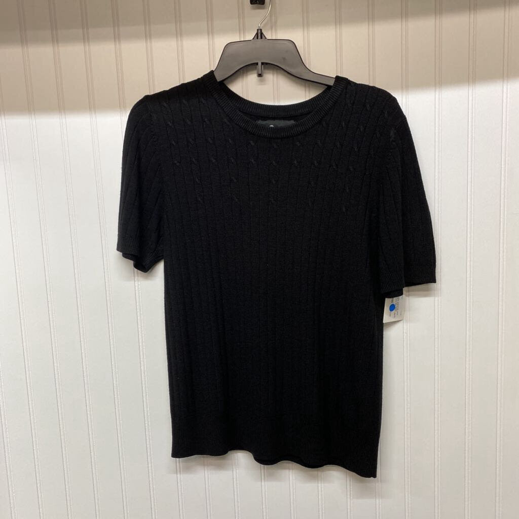 CABLE KNIT SHORT SLEEVED