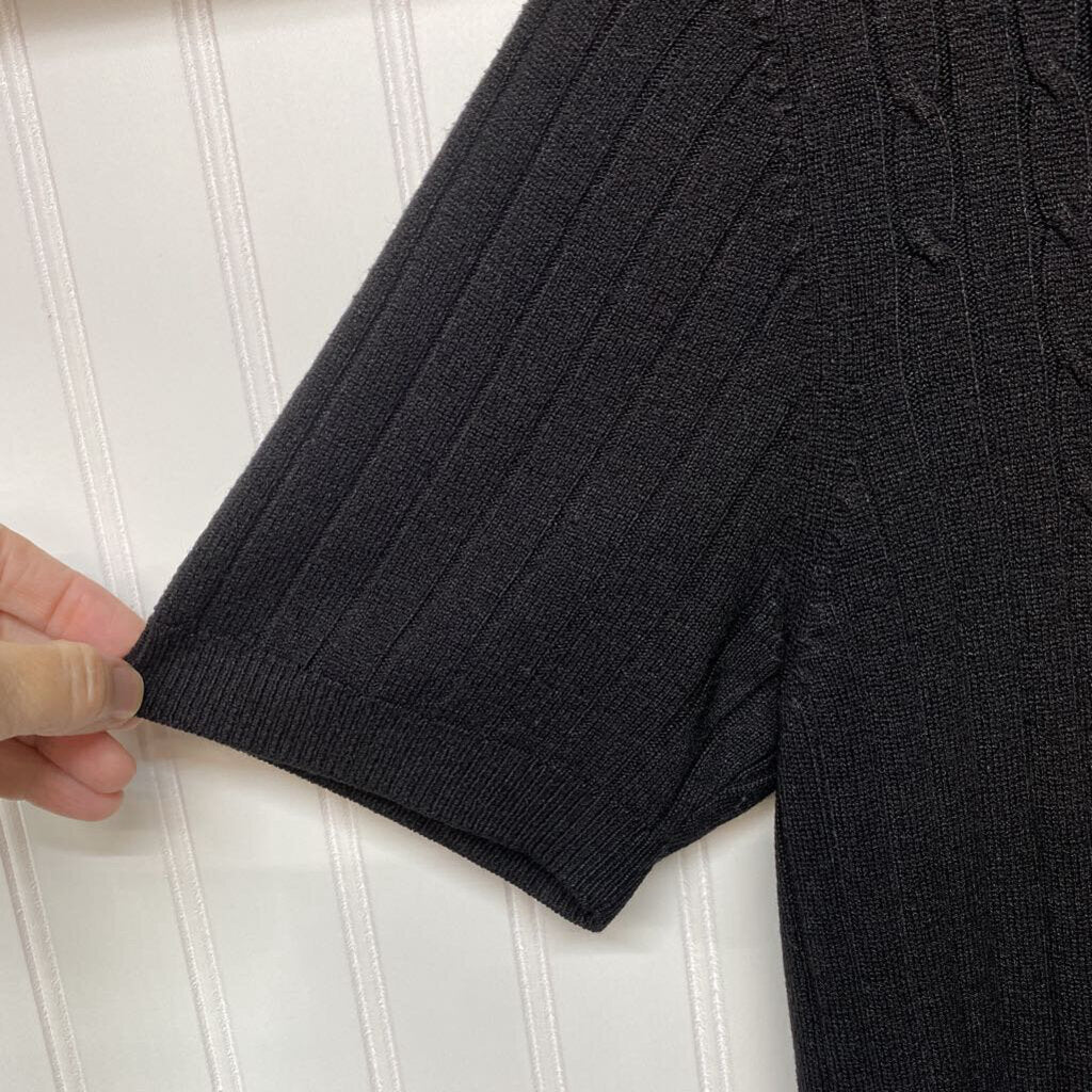 CABLE KNIT SHORT SLEEVED