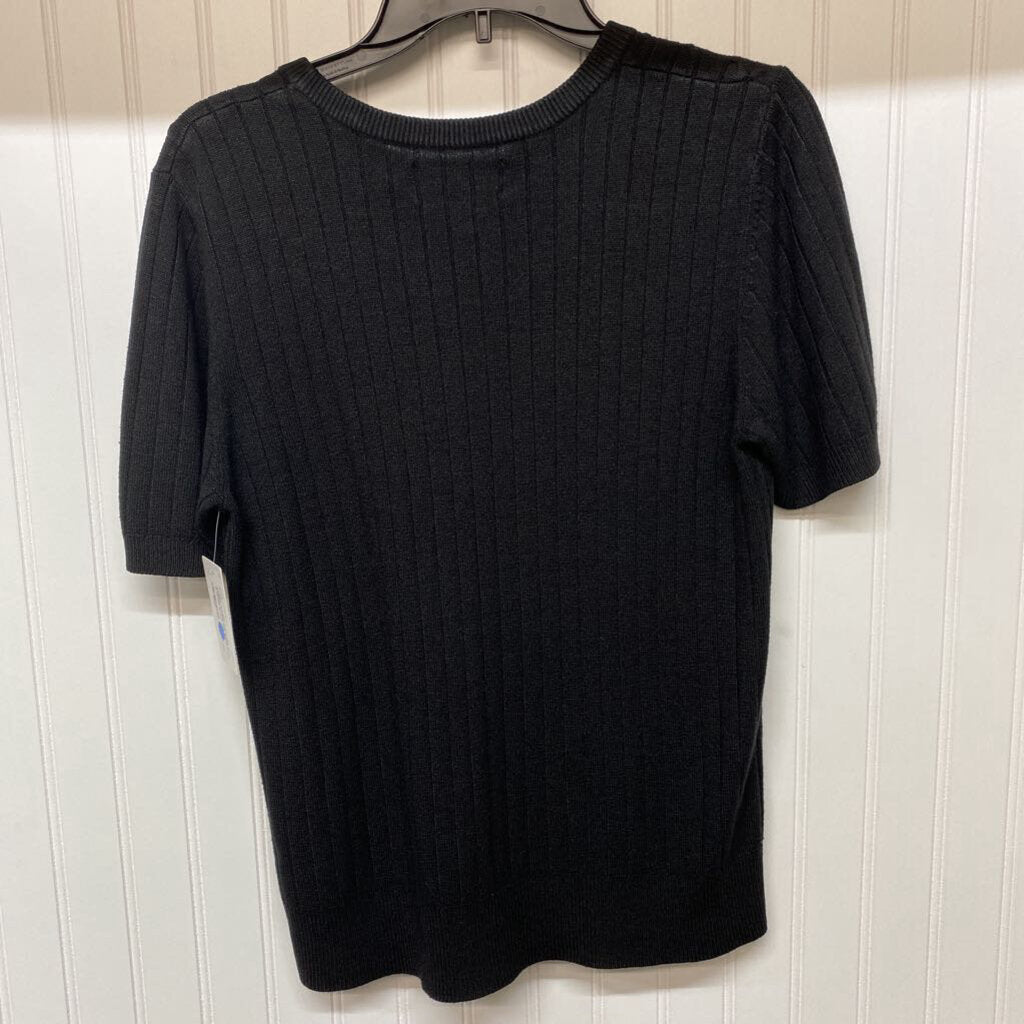 CABLE KNIT SHORT SLEEVED