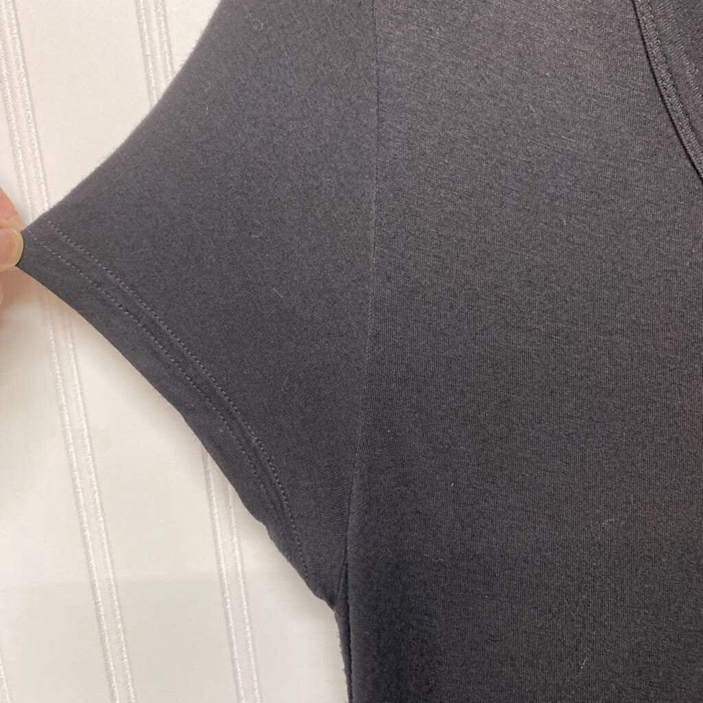 SLEEVLESS KNIT DRESS