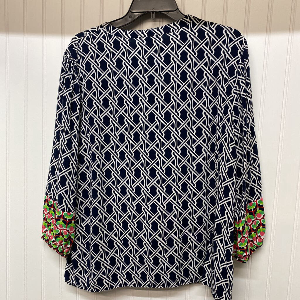 LONG SLEEVE FLOWY BLOUSE