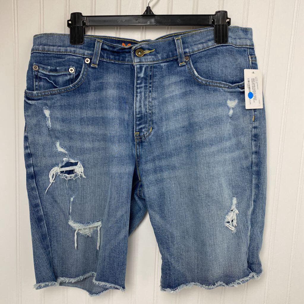 DISTRESSED DENIM SHORTS
