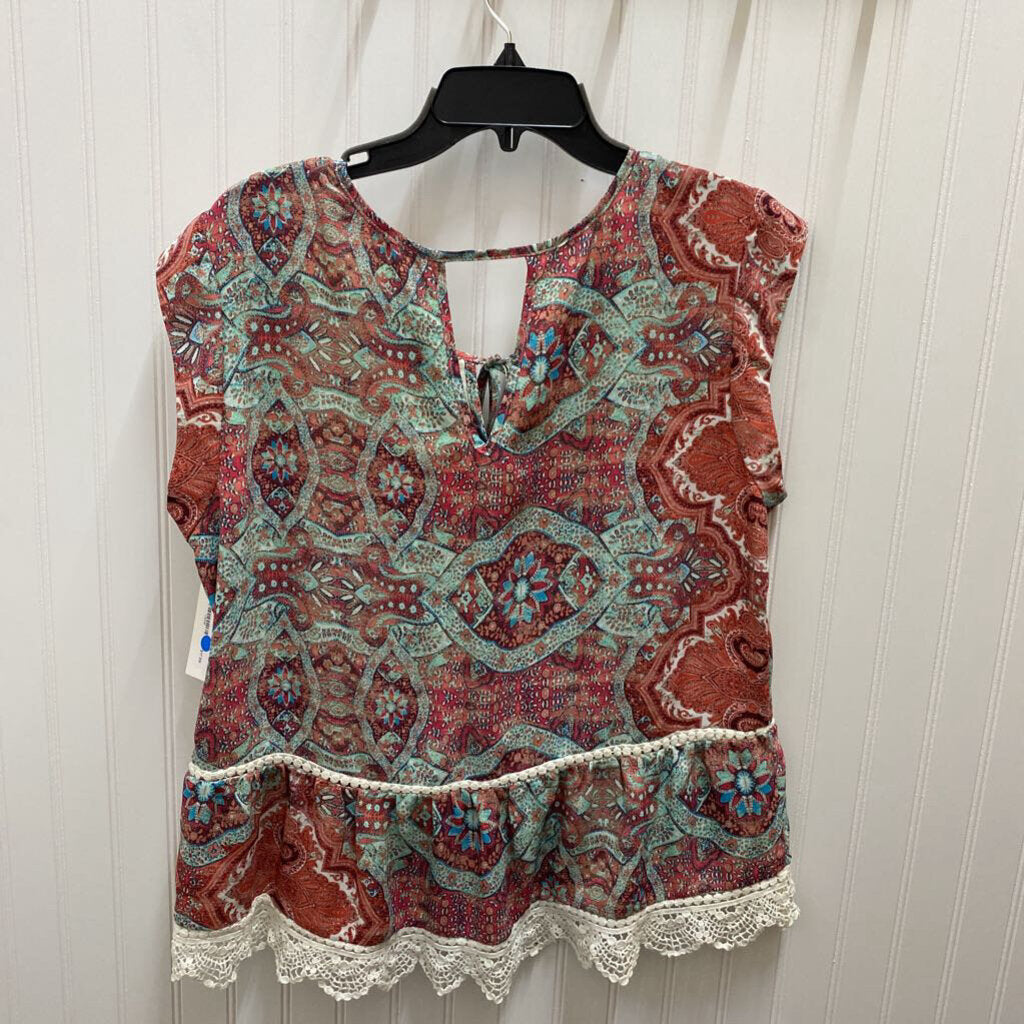 SLEEVLESS TOP