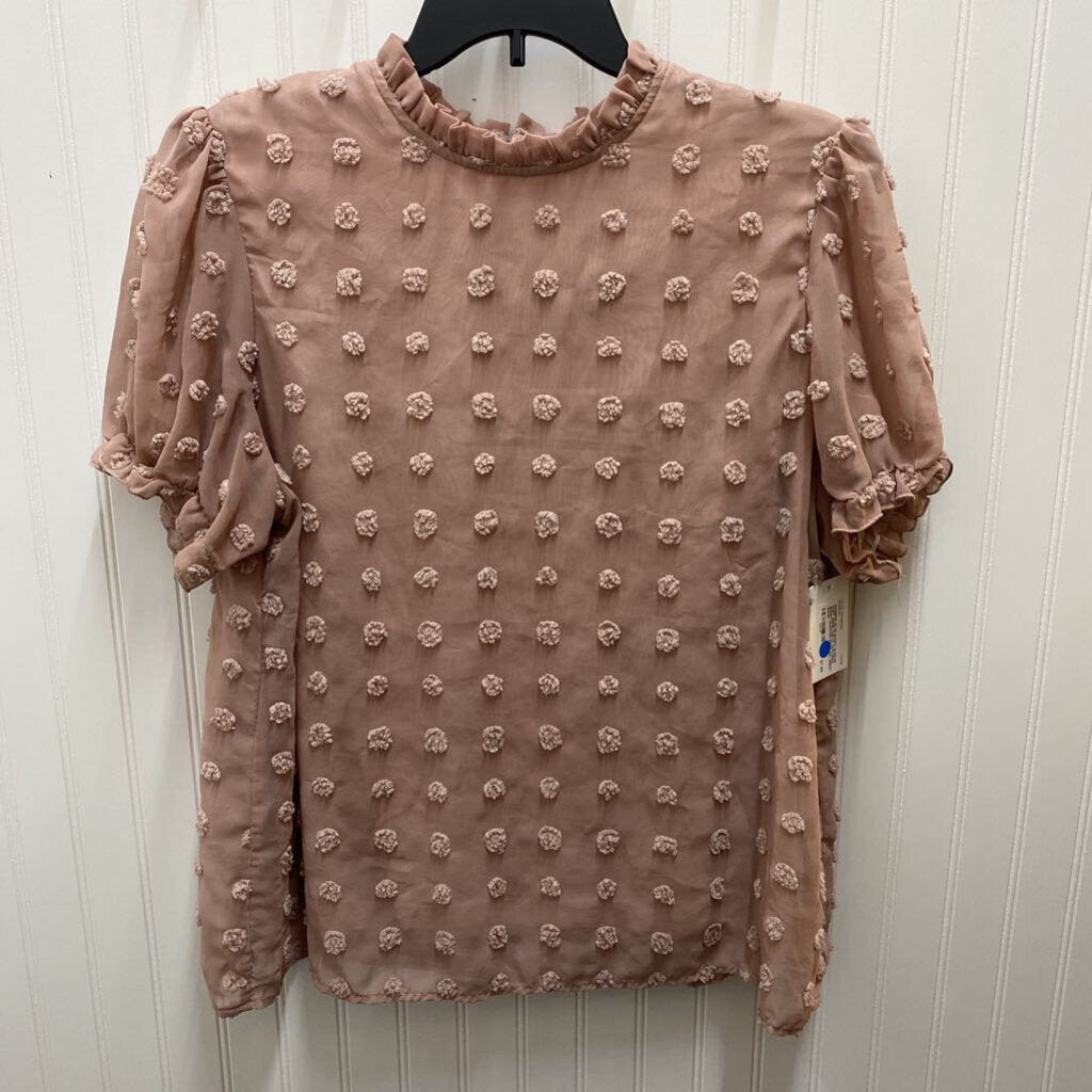 TEXTURED SHORT SLEEVED