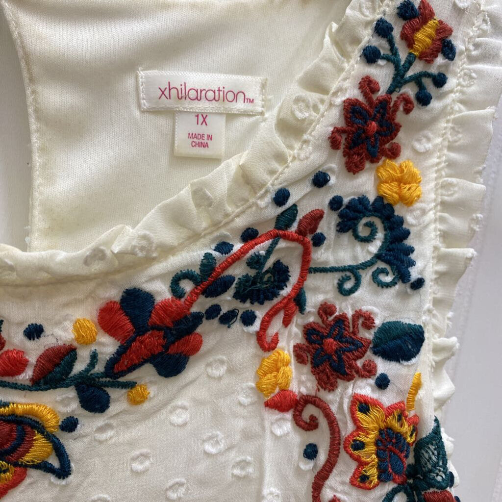 EMBROIDERED SLEEVLESS