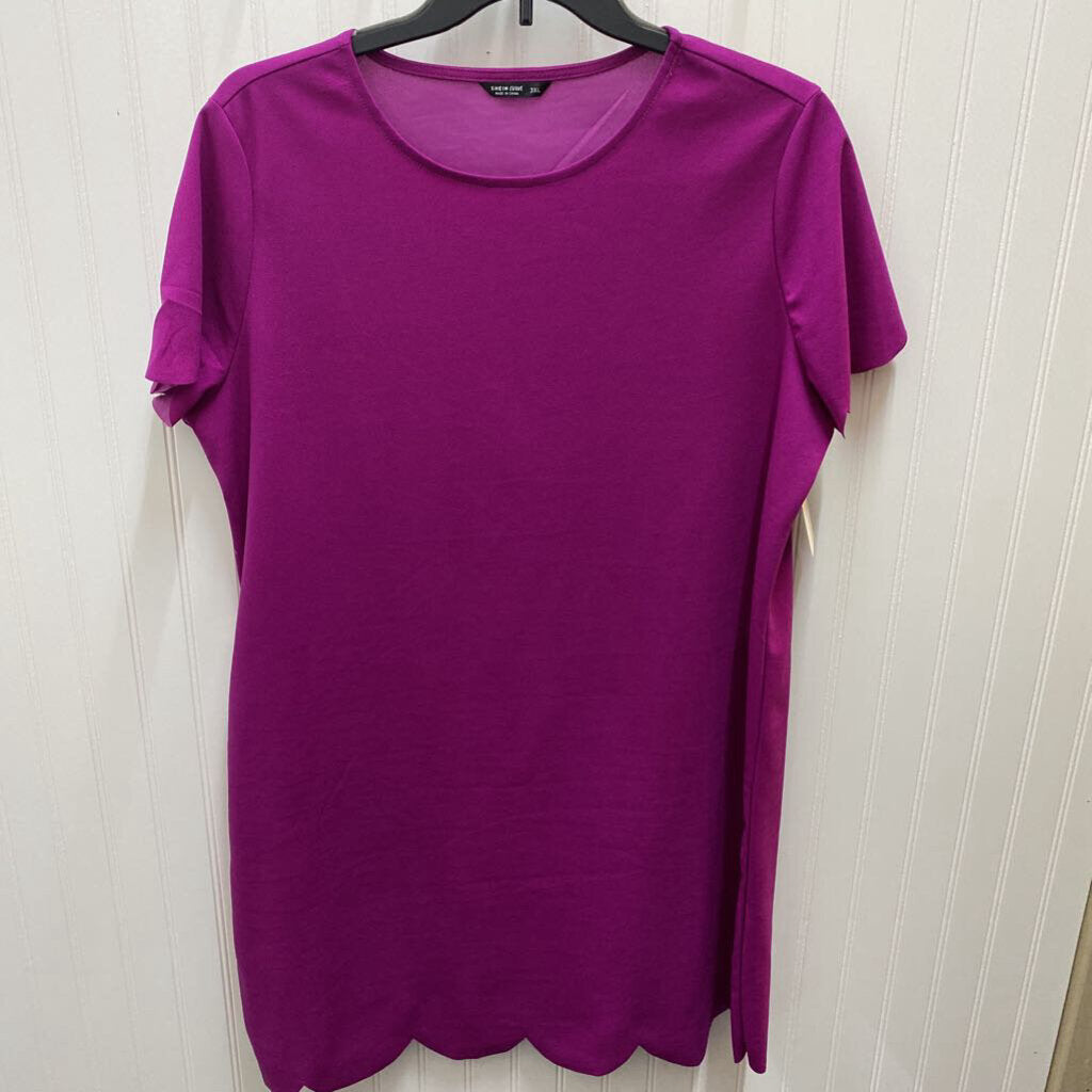 SCALLOPED SLEEVE AND HEM