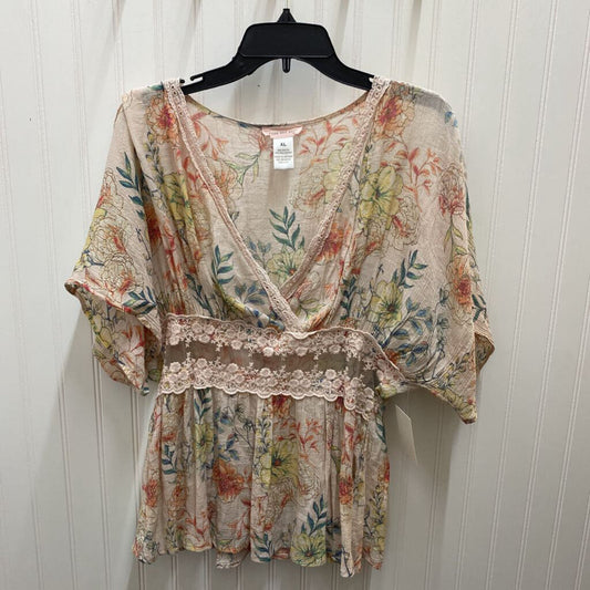FLOWY SLEEVED TOP