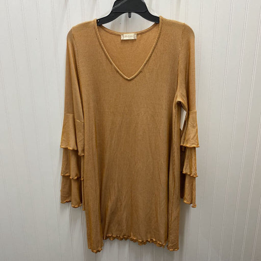 RUFFLED SLEEVED DRESS