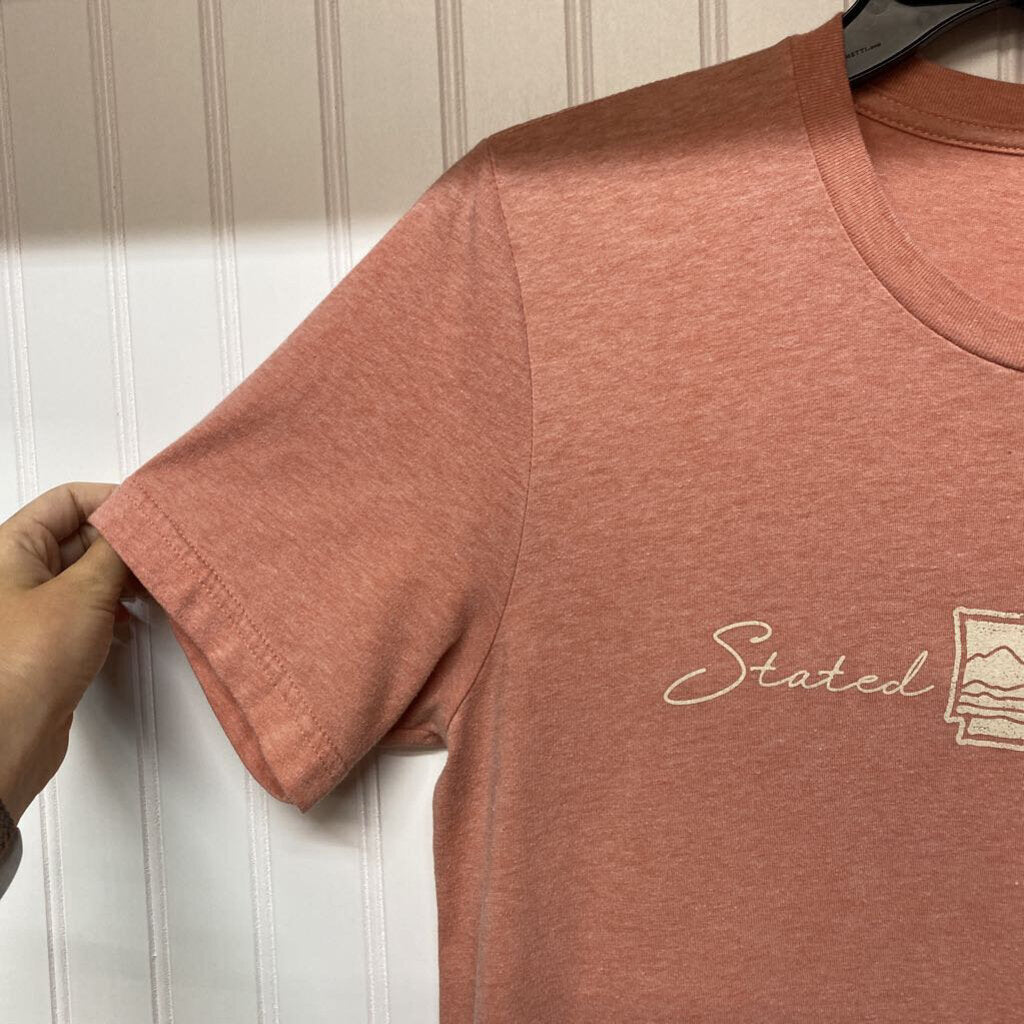 STATED OUTFITERS GRAPHIC TEE