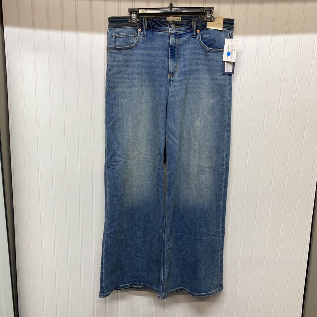 WIDE LEGGED JEANS