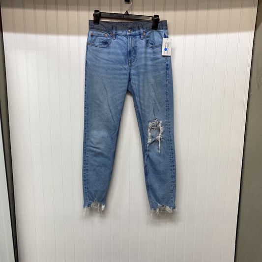 DISTRESSED JEANS