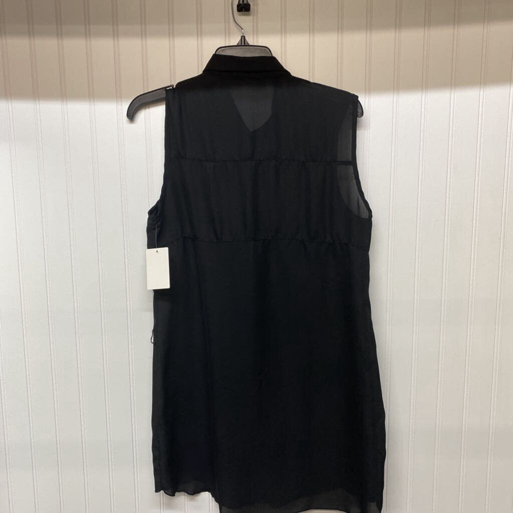 *BUTTON UP COLLAR SLEEVELESS DRESS SHIRT
