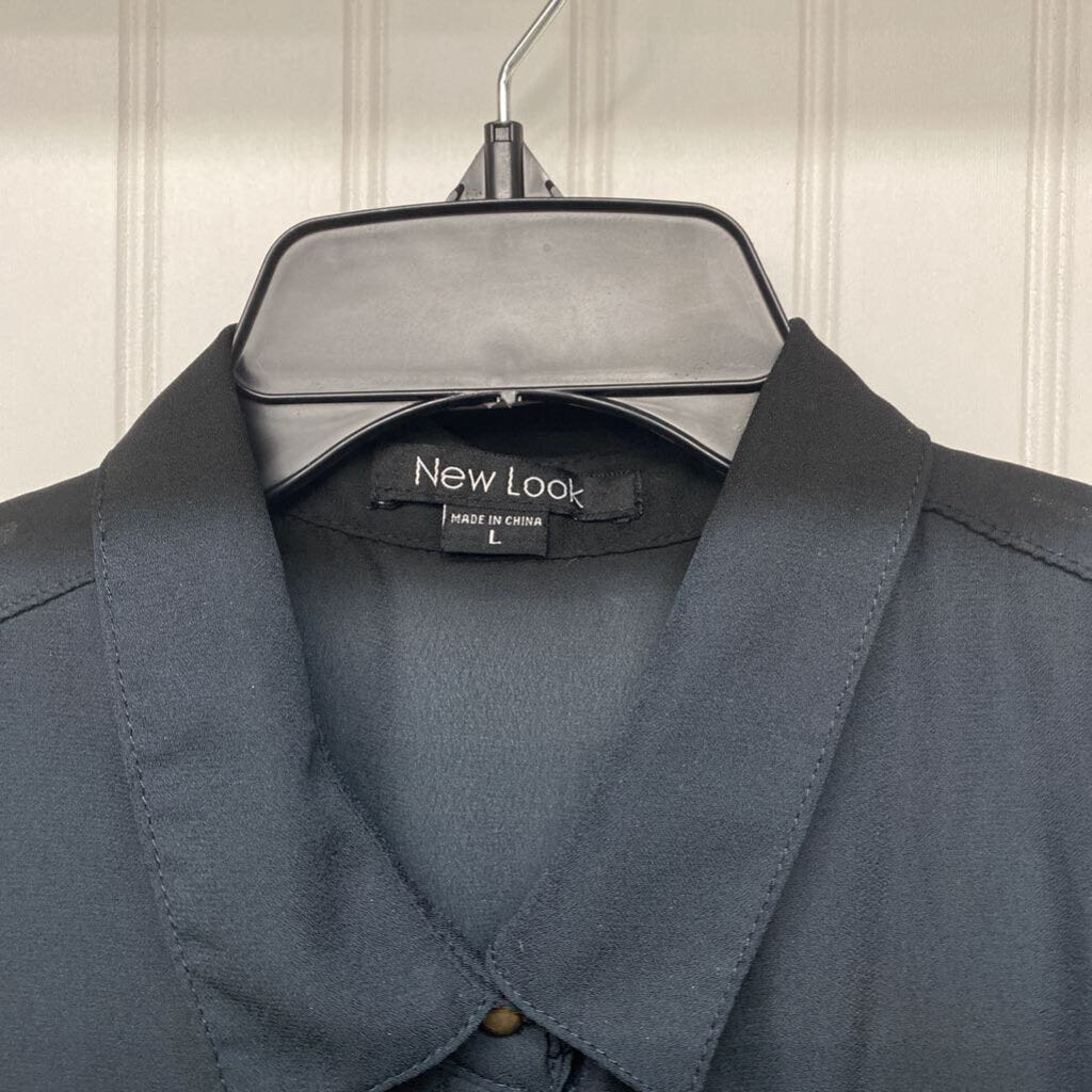 *BUTTON UP COLLAR SLEEVELESS DRESS SHIRT