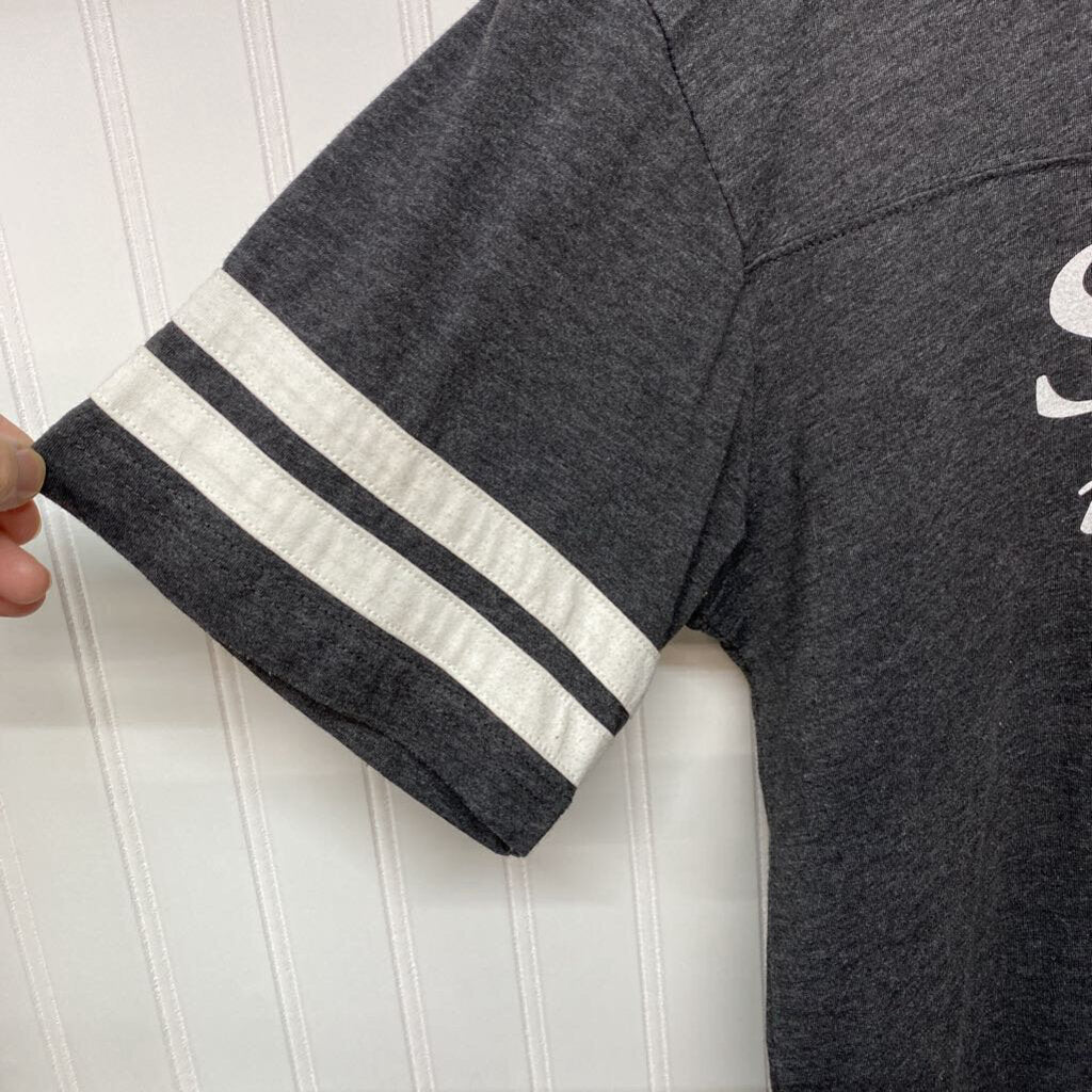 "SUNDAY IS GOOD FOR THE SOUL" GRAPHIC TEE