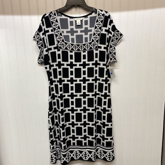 SHORT SLEEVE SQUARE NECK DRESS