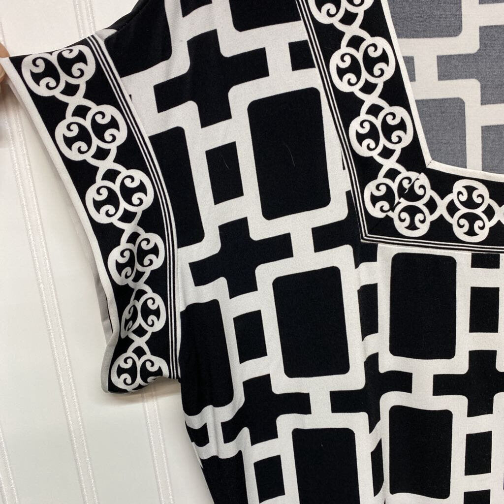 SHORT SLEEVE SQUARE NECK DRESS