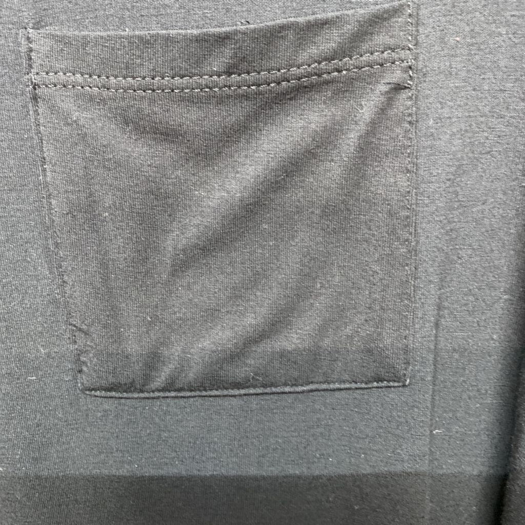 *SHORT SLEEVE V NECK POCKET TOP