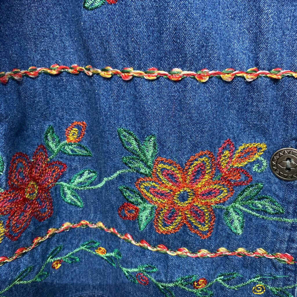 *EMBROIDERED DENIM JACKET