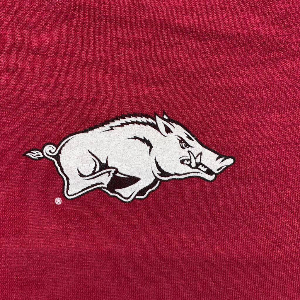 *"ARKANSAS RAZORBACKS" GRAPHIC TEE