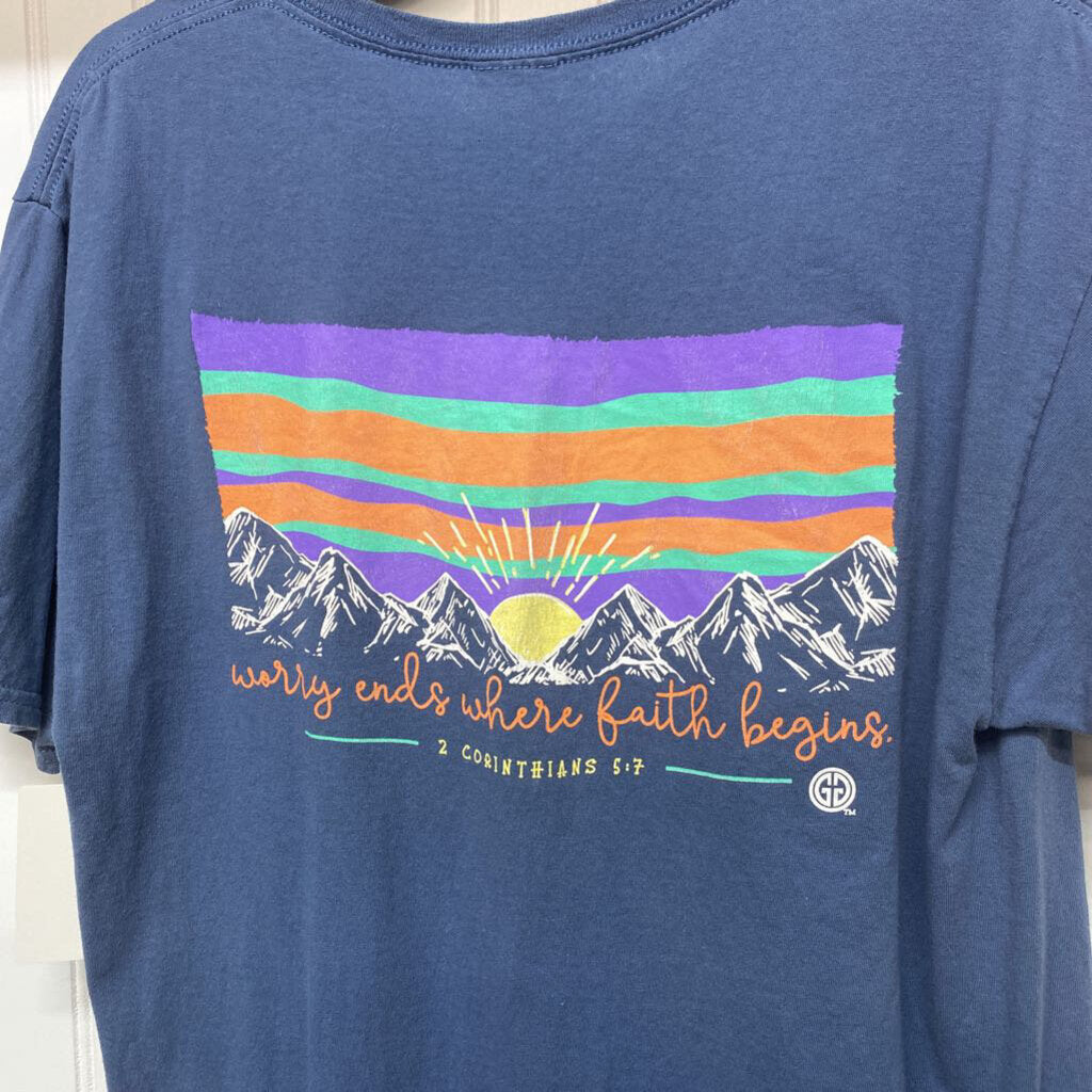 *2 CORINTHIANS 5:7" GRAPHIC POCKET TEE