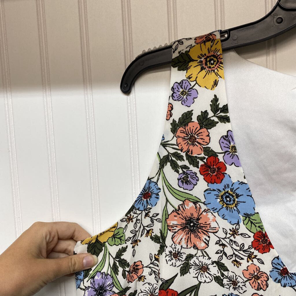 SLEEVELESS FLORAL TOP