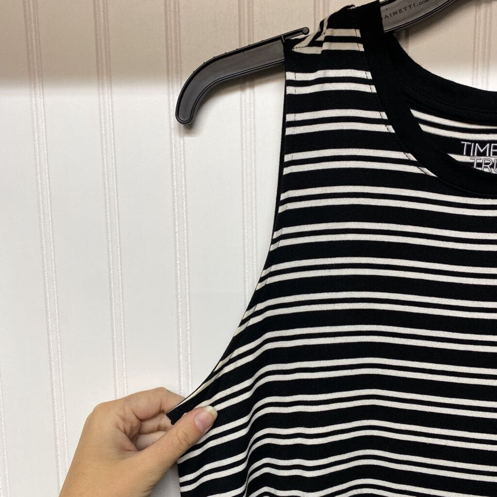SHORT SLEEVE SHORT DRESS