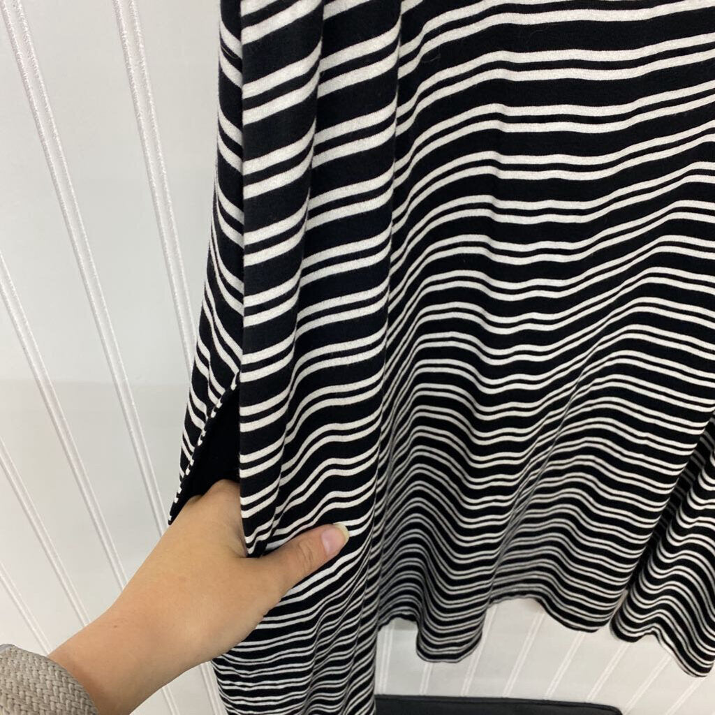 SHORT SLEEVE SHORT DRESS