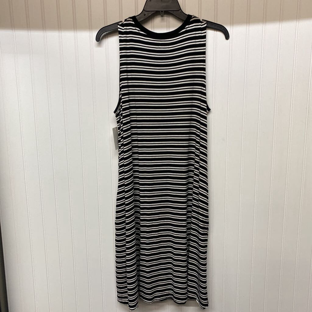 SHORT SLEEVE SHORT DRESS