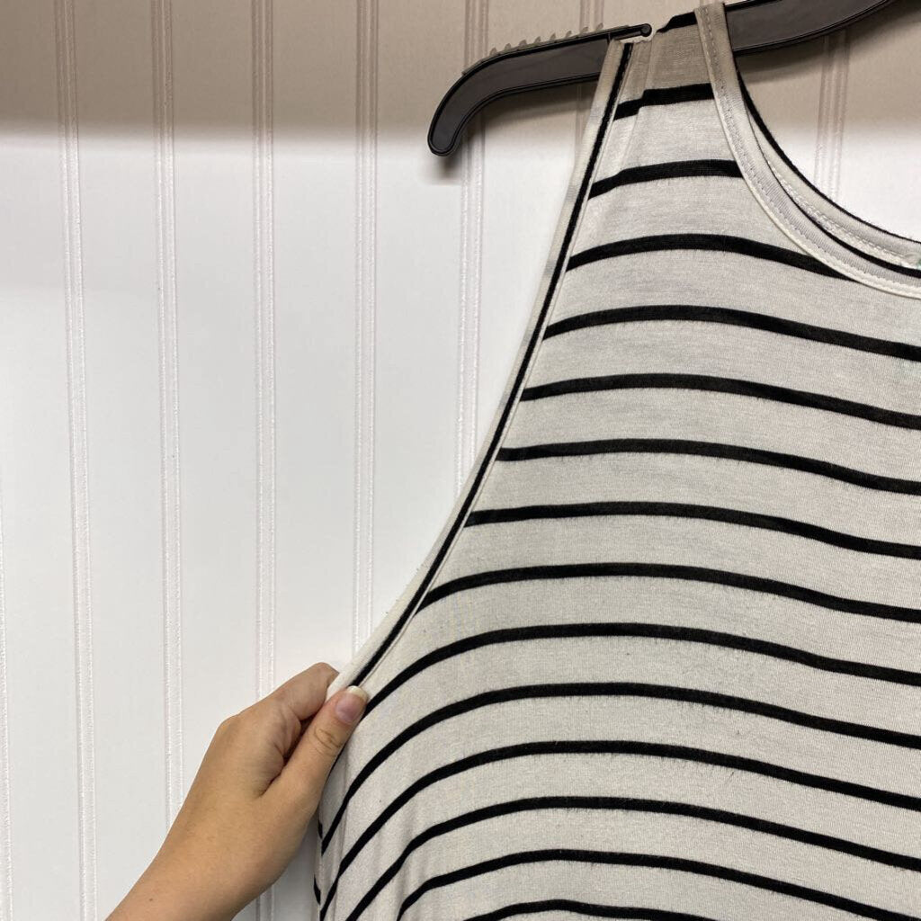 SLEEVELESS KNIT SHORT DRESS