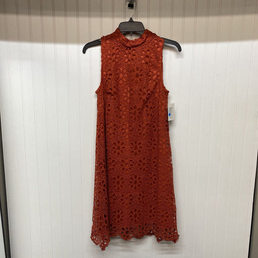 SLEEVELESS LACE DRESS