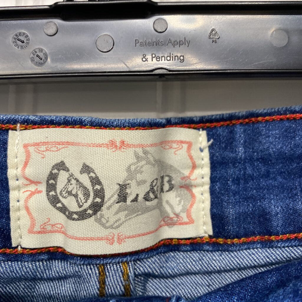DISTRESSED DENIM CAPRIS