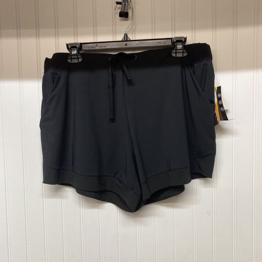 WALKING SHORTS