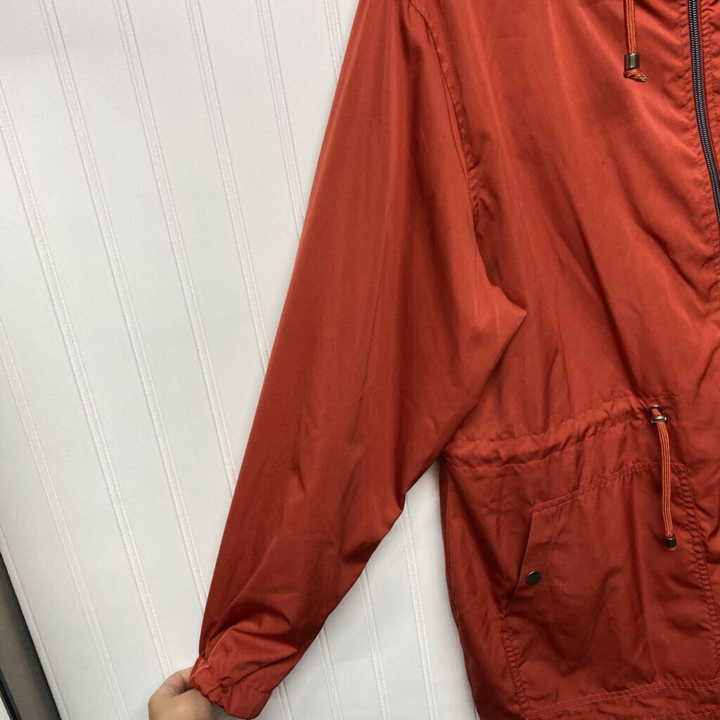 HOODED WINDBREAKER