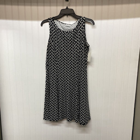 SLEEVLESS DRESS