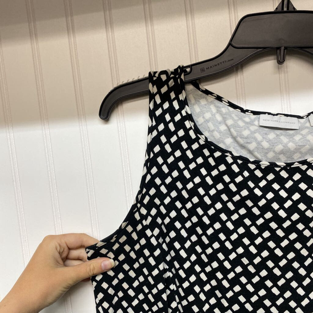 SLEEVLESS DRESS