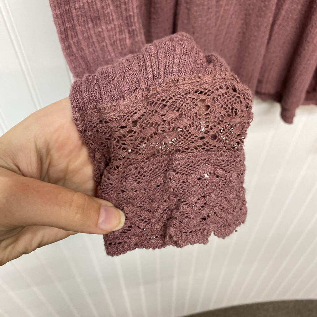 LONG SLEEVED TOP