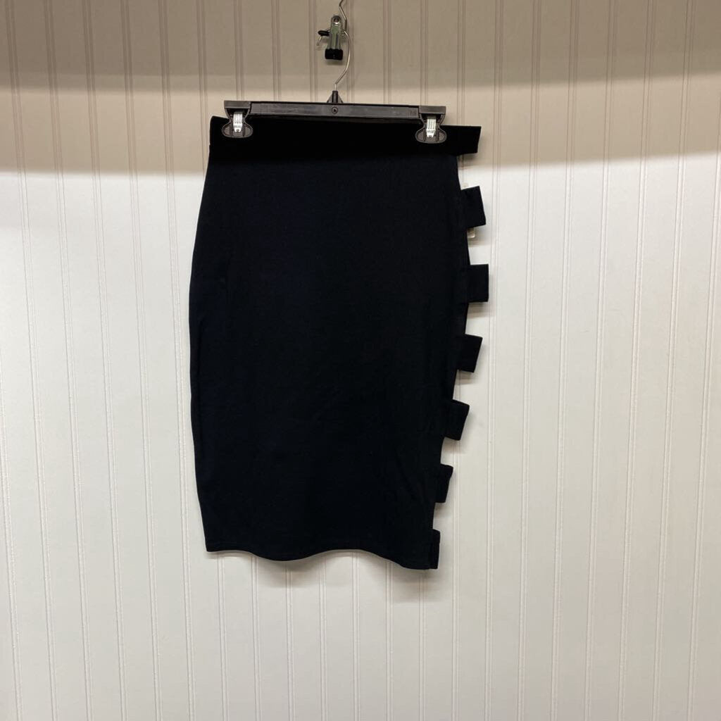 SIDE SLITS SHORT SKIRT