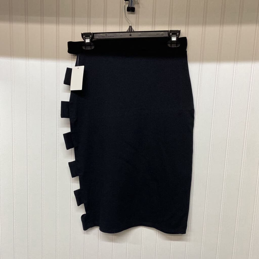SIDE SLITS SHORT SKIRT