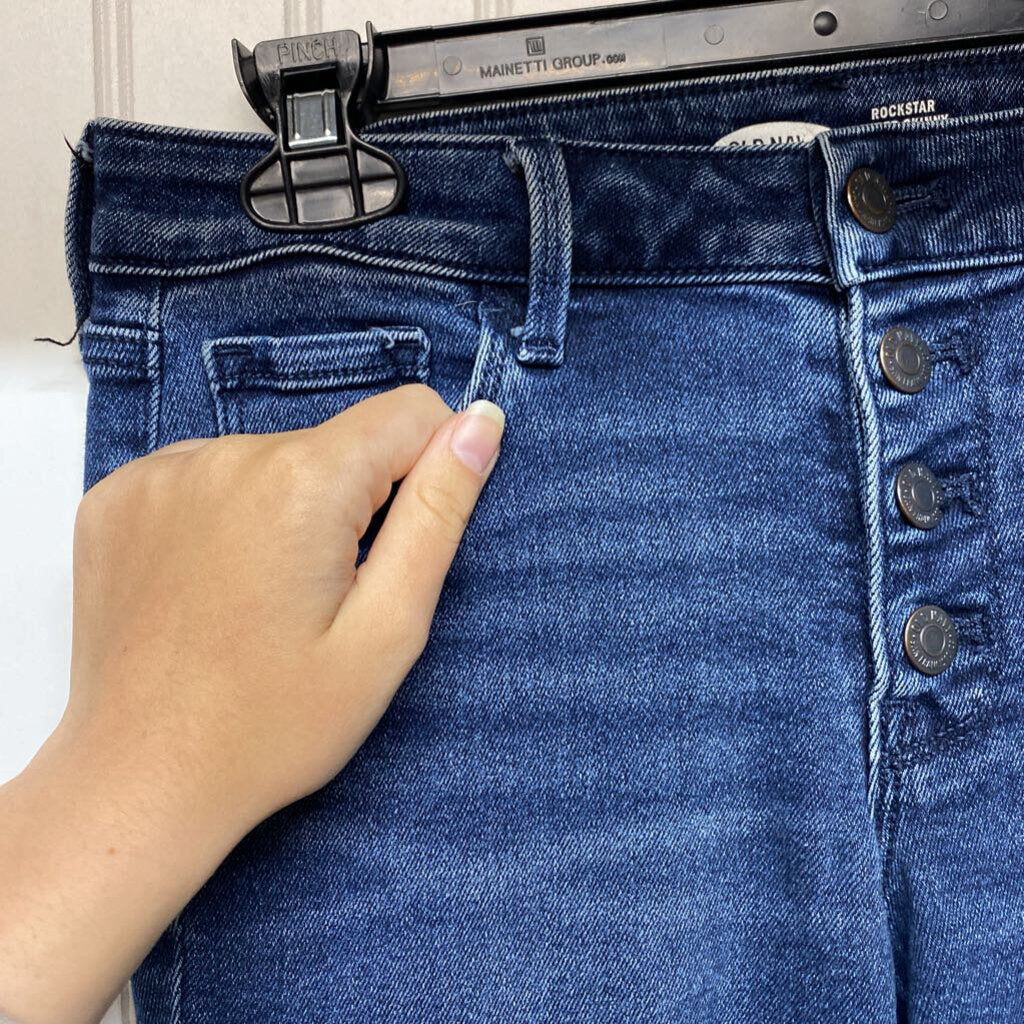 BUTTON DOWN SKINNY