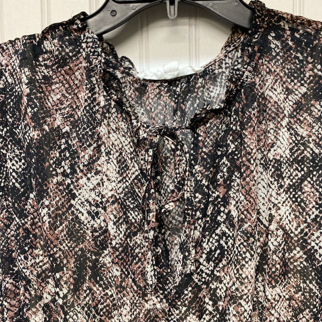 SHEAR SLEEVED DRESS