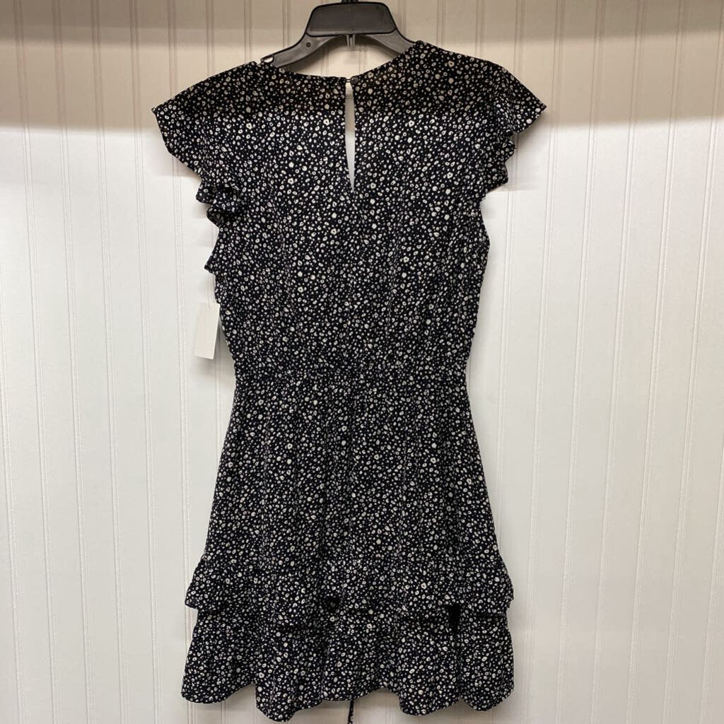 *SLEEVELESS V NECK SHORT DRESS