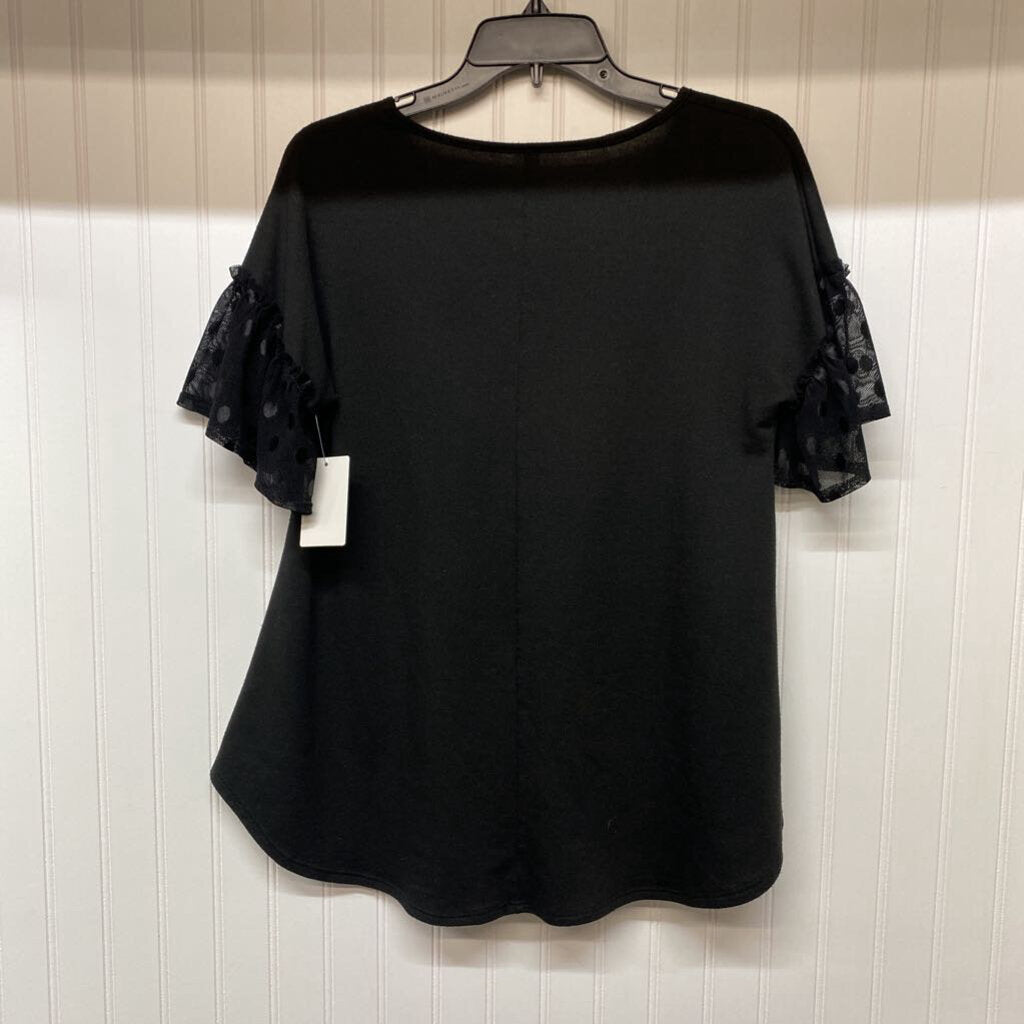 *SHORT SLEEVE V NECK TOP POLKA DOT SLEEVES