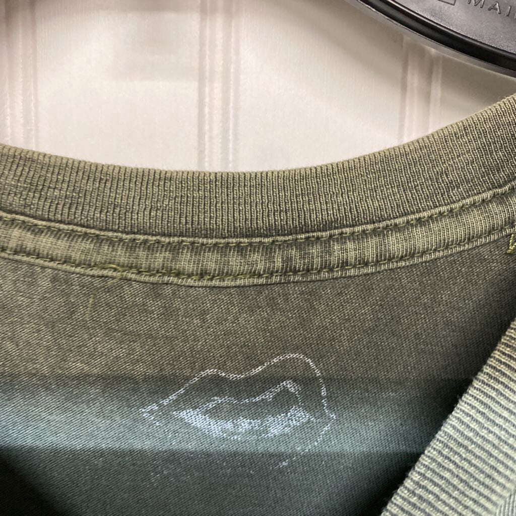 *"STAY WILD" GRAPHIC TEE